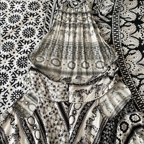 Romper - Picture 4 of 4